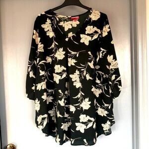 Downing Studio size 1X black floral 3/4 roll tab sleeve V neck blouse top